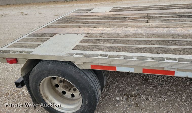 image for item DN3619 2000 Reinke Manufacturing Company drop deck trailer