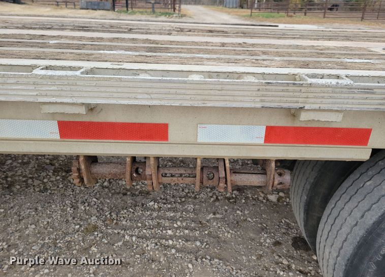 image for item DN3619 2000 Reinke Manufacturing Company drop deck trailer