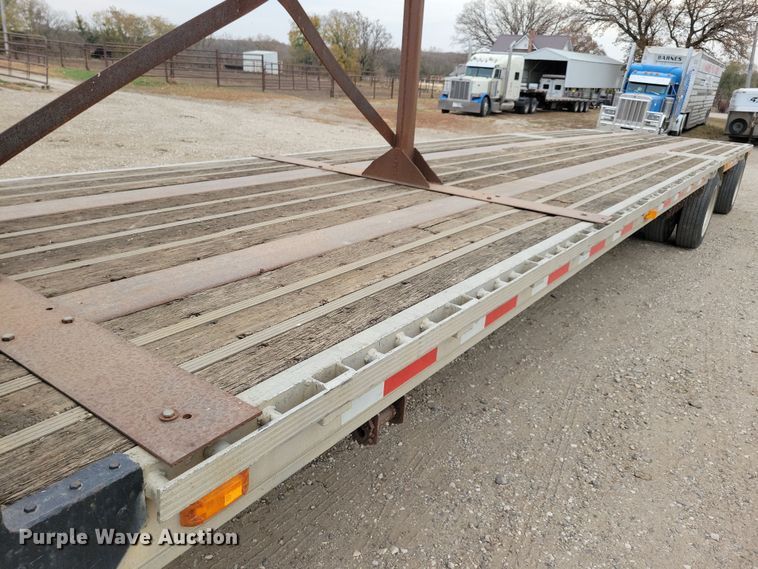 image for item DN3619 2000 Reinke Manufacturing Company drop deck trailer