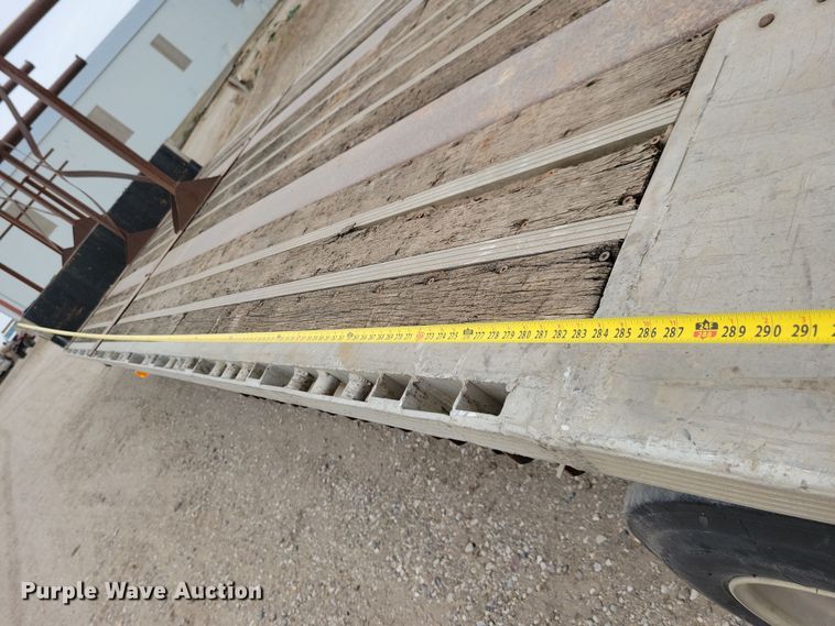 image for item DN3619 2000 Reinke Manufacturing Company drop deck trailer