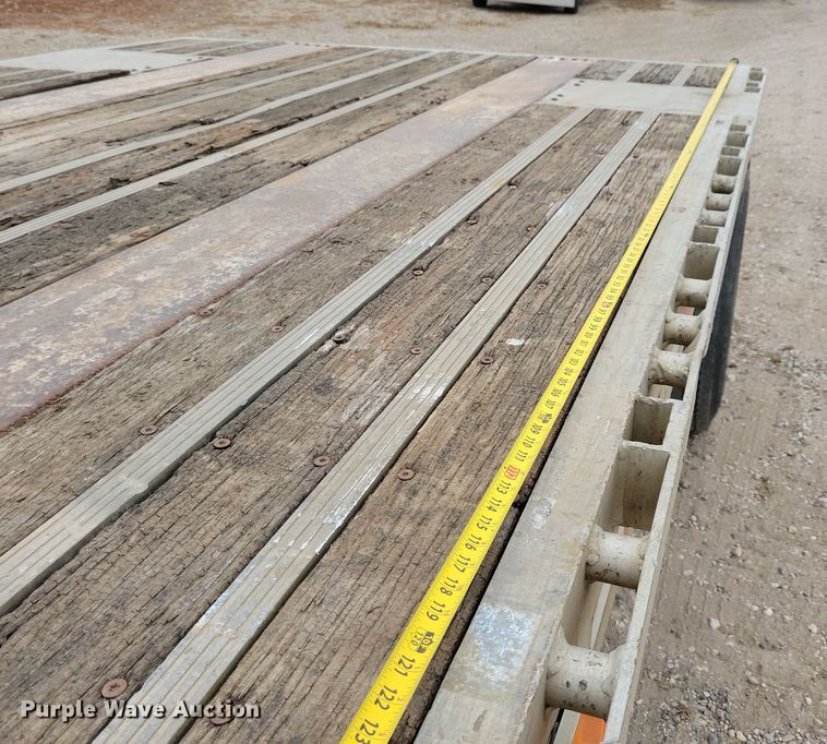 image for item DN3619 2000 Reinke Manufacturing Company drop deck trailer