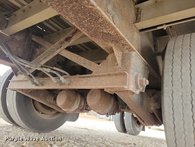 image for item DN3619 2000 Reinke Manufacturing Company drop deck trailer