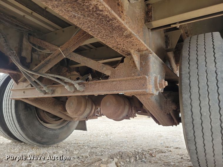 image for item DN3619 2000 Reinke Manufacturing Company drop deck trailer