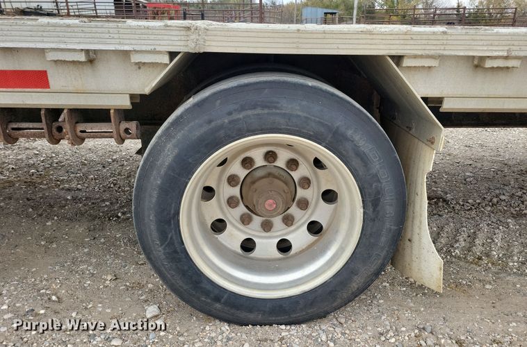 image for item DN3619 2000 Reinke Manufacturing Company drop deck trailer