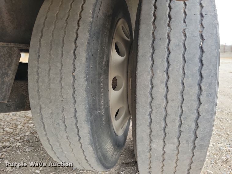 image for item DN3619 2000 Reinke Manufacturing Company drop deck trailer