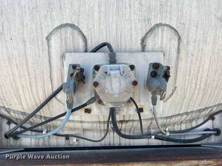 image for item DO7555 1980 Pullman Trailmobile tank trailer