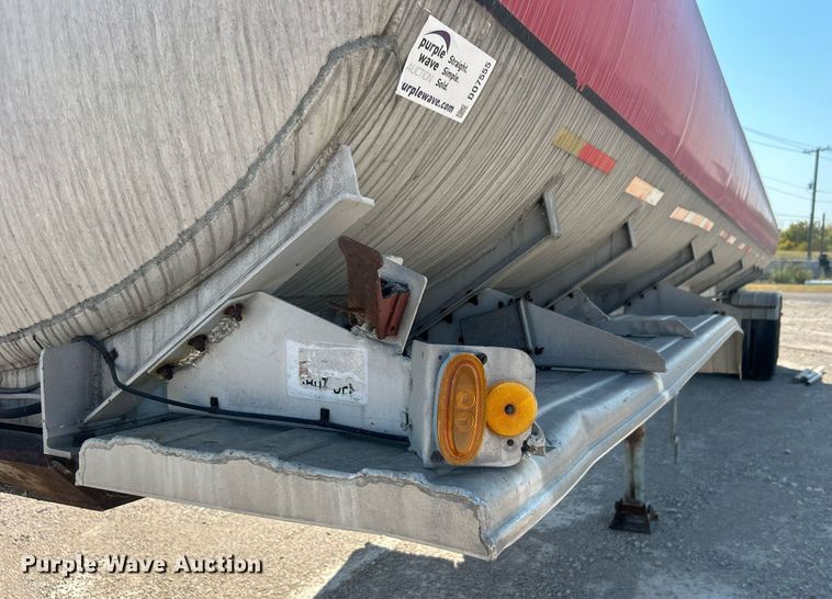 image for item DO7555 1980 Pullman Trailmobile tank trailer