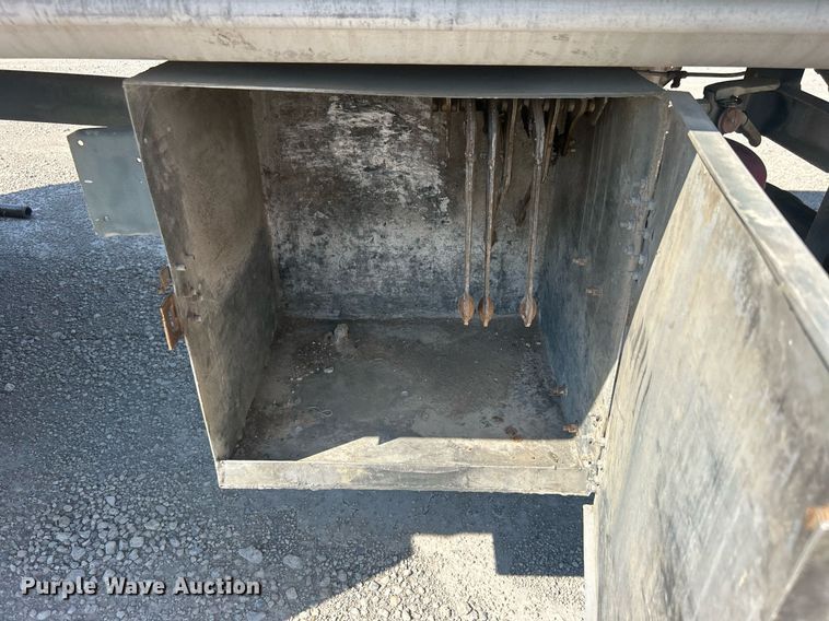 image for item DO7555 1980 Pullman Trailmobile tank trailer