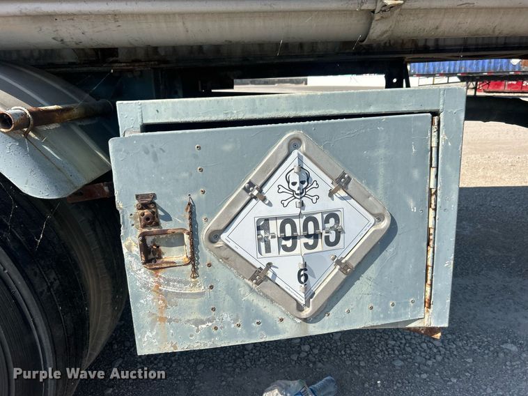 image for item DO7555 1980 Pullman Trailmobile tank trailer