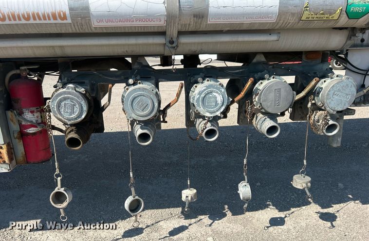 image for item DO7555 1980 Pullman Trailmobile tank trailer