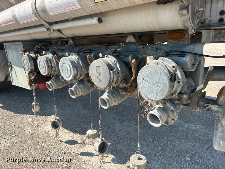 image for item DO7555 1980 Pullman Trailmobile tank trailer