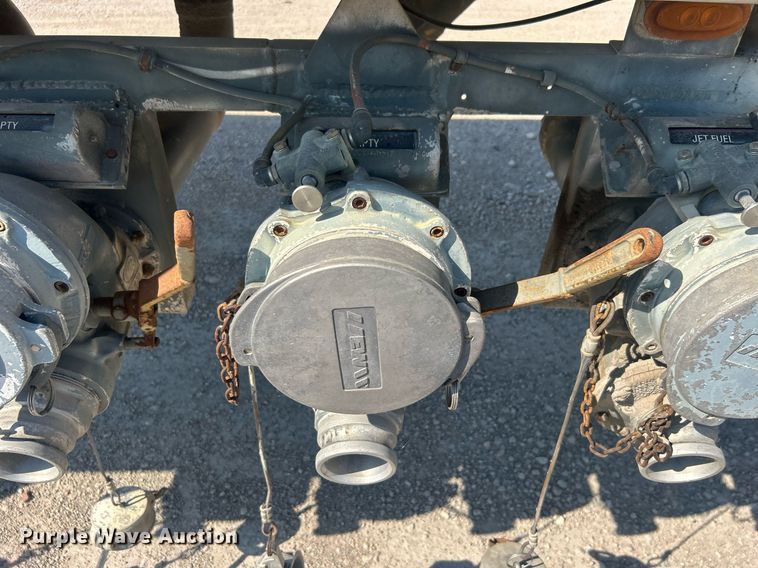 image for item DO7555 1980 Pullman Trailmobile tank trailer