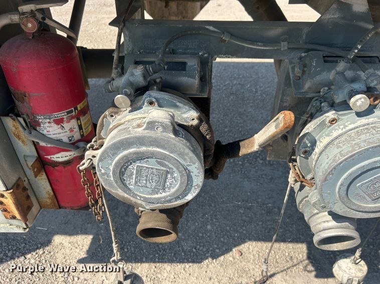 image for item DO7555 1980 Pullman Trailmobile tank trailer