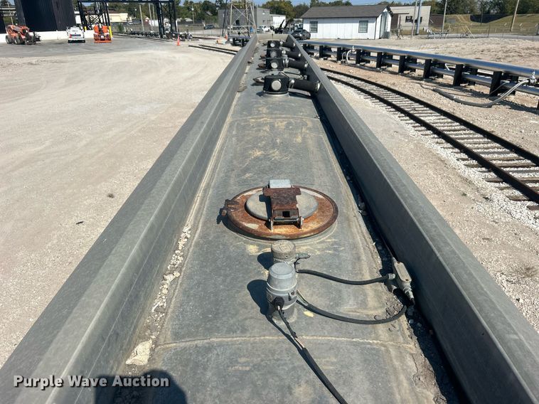 image for item DO7555 1980 Pullman Trailmobile tank trailer