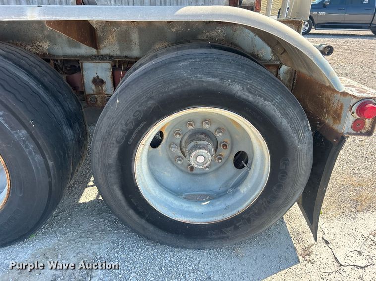 image for item DO7555 1980 Pullman Trailmobile tank trailer