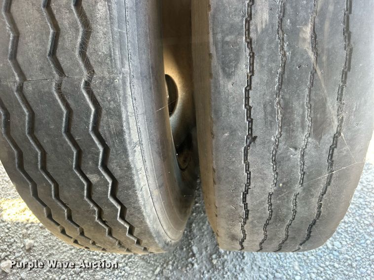 image for item DO7555 1980 Pullman Trailmobile tank trailer