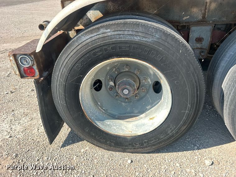 image for item DO7555 1980 Pullman Trailmobile tank trailer