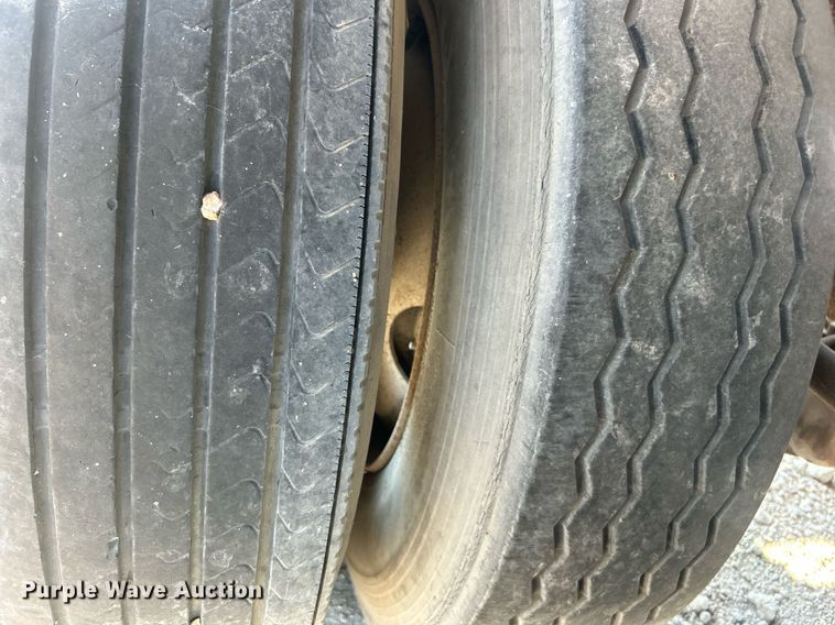 image for item DO7555 1980 Pullman Trailmobile tank trailer