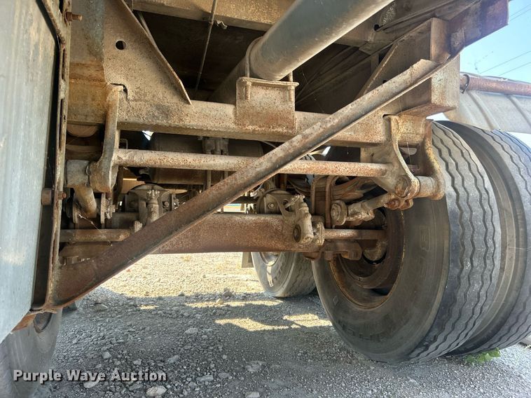 image for item DO7555 1980 Pullman Trailmobile tank trailer