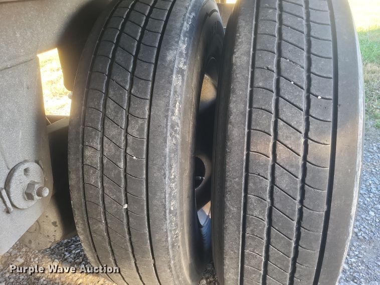 image for item DQ3730 2011 Wabash  dry van trailer