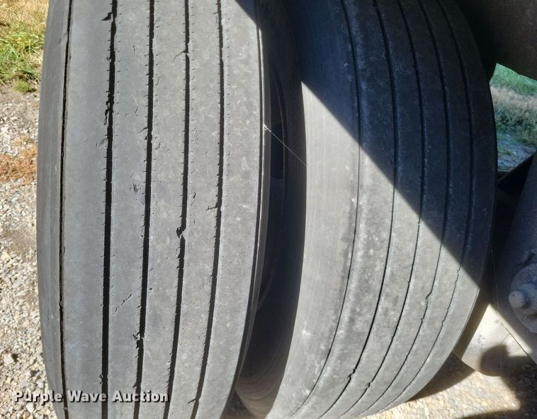 image for item DQ3730 2011 Wabash  dry van trailer