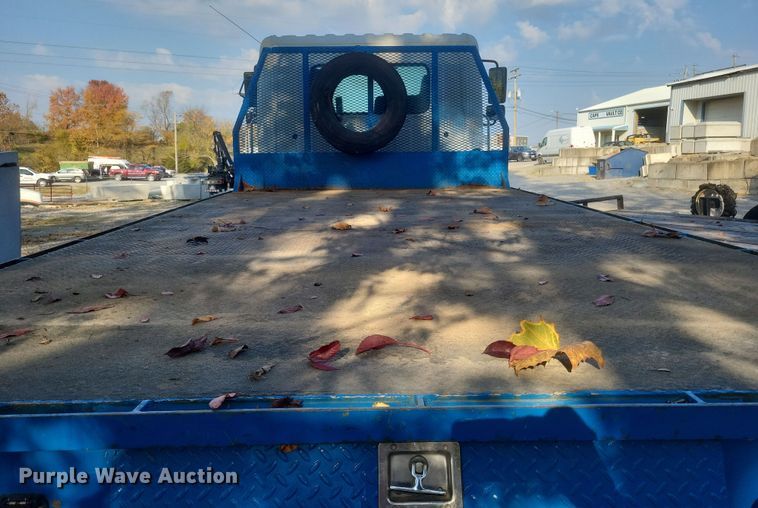 image for item DQ3739 2020 Hino Conventional  flatbed truck