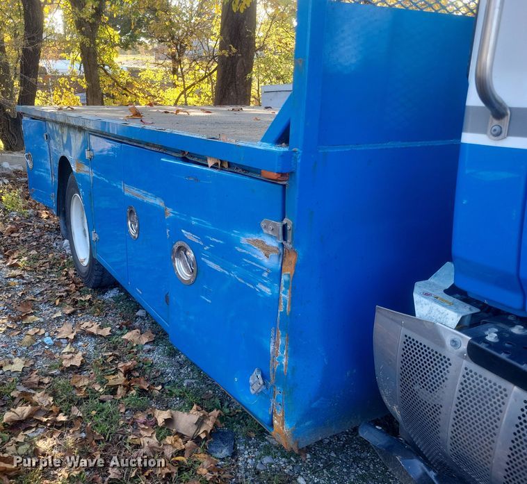 image for item DQ3739 2020 Hino Conventional  flatbed truck