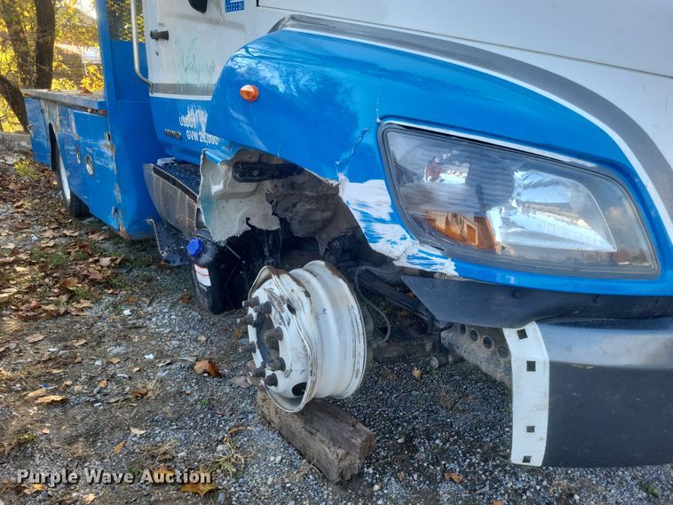 image for item DQ3739 2020 Hino Conventional  flatbed truck