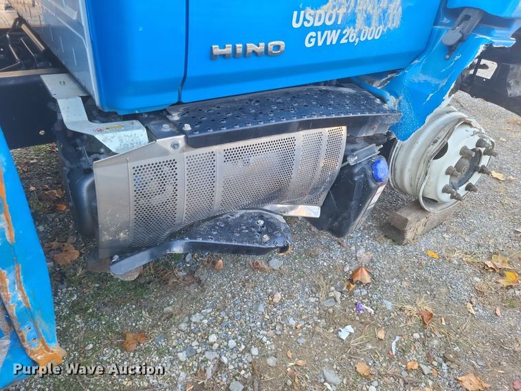 image for item DQ3739 2020 Hino Conventional  flatbed truck