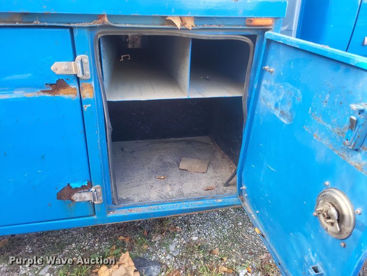 image for item DQ3739 2020 Hino Conventional  flatbed truck