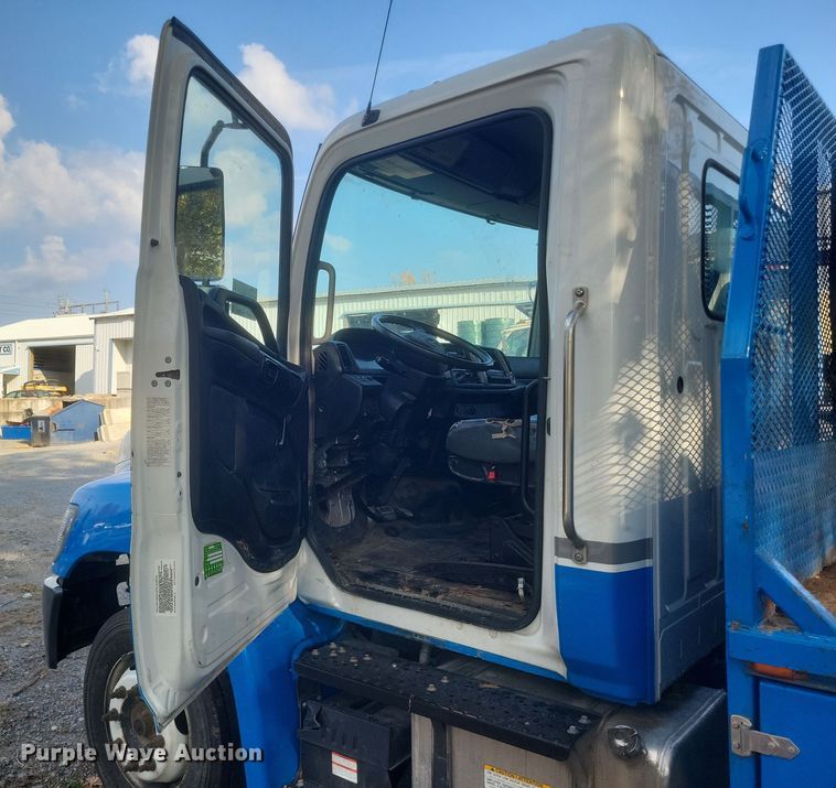 image for item DQ3739 2020 Hino Conventional  flatbed truck