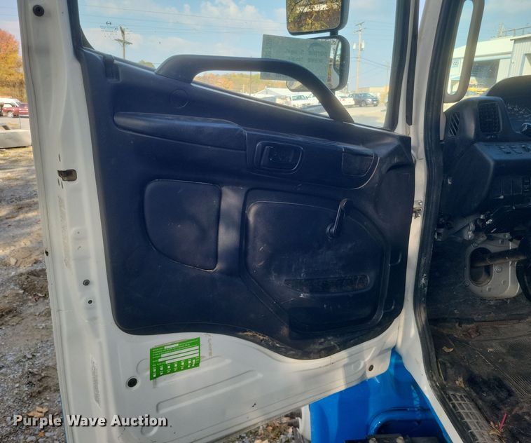 image for item DQ3739 2020 Hino Conventional  flatbed truck