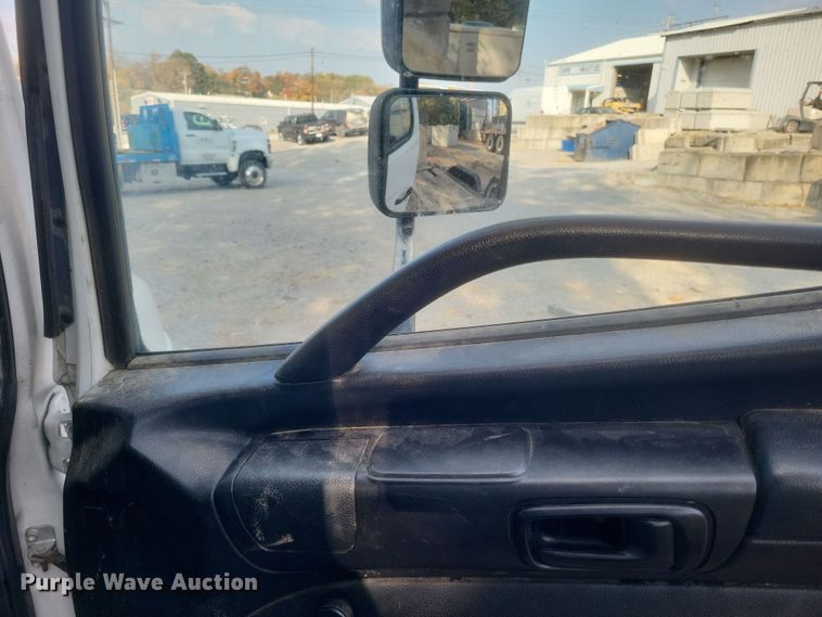 image for item DQ3739 2020 Hino Conventional  flatbed truck