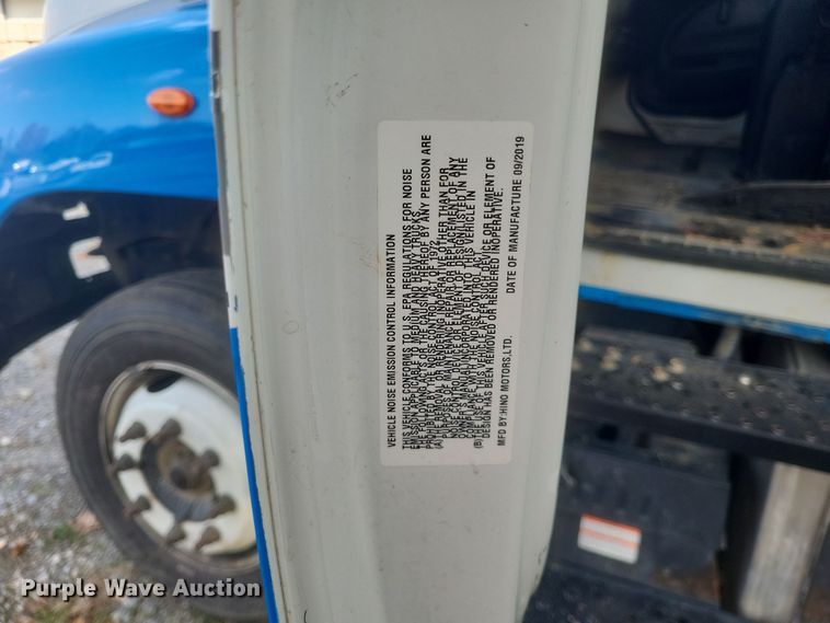 image for item DQ3739 2020 Hino Conventional  flatbed truck