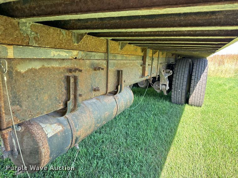 image for item DT2050 2005 Sterling  box truck