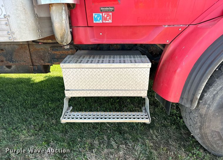 image for item DT2050 2005 Sterling  box truck