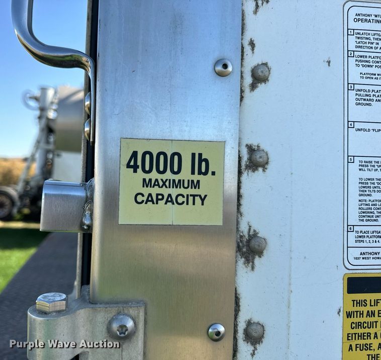 image for item DT2050 2005 Sterling  box truck