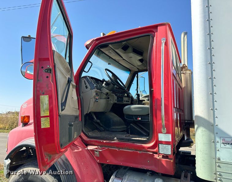 image for item DT2050 2005 Sterling  box truck