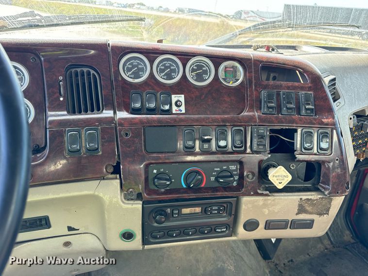 image for item DT2050 2005 Sterling  box truck