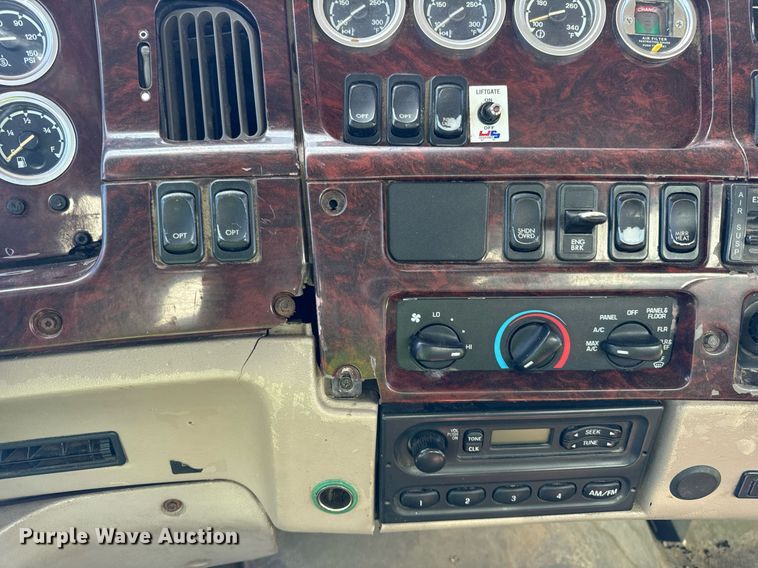 image for item DT2050 2005 Sterling  box truck