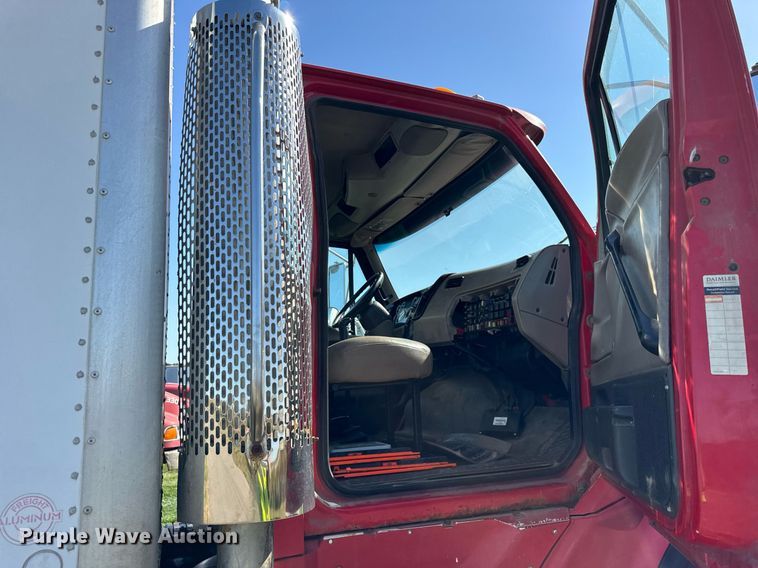 image for item DT2050 2005 Sterling  box truck