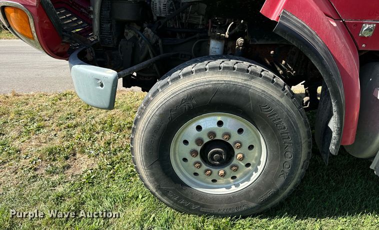 image for item DT2050 2005 Sterling  box truck