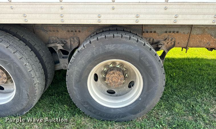 image for item DT2050 2005 Sterling  box truck