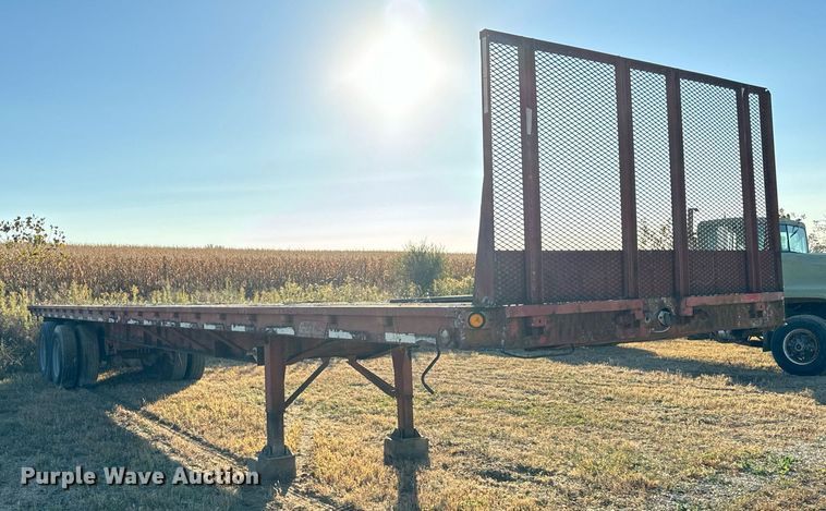 image for item DT2095 1983 Great Dane  GPS-42 flatbed trailer