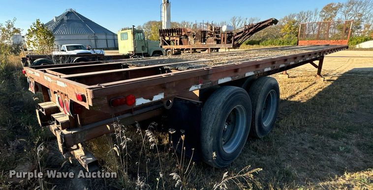 image for item DT2095 1983 Great Dane  GPS-42 flatbed trailer