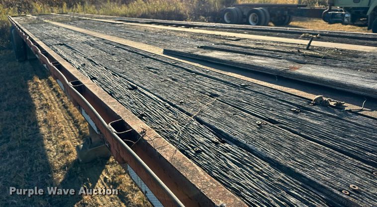 image for item DT2095 1983 Great Dane  GPS-42 flatbed trailer