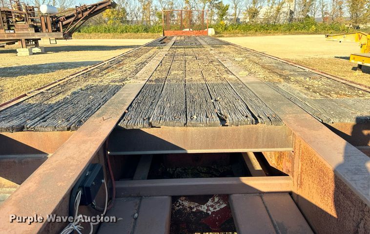 image for item DT2095 1983 Great Dane  GPS-42 flatbed trailer