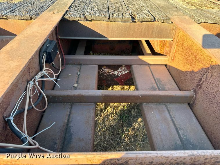 image for item DT2095 1983 Great Dane  GPS-42 flatbed trailer