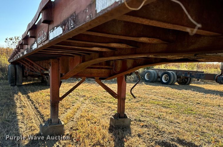 image for item DT2095 1983 Great Dane  GPS-42 flatbed trailer