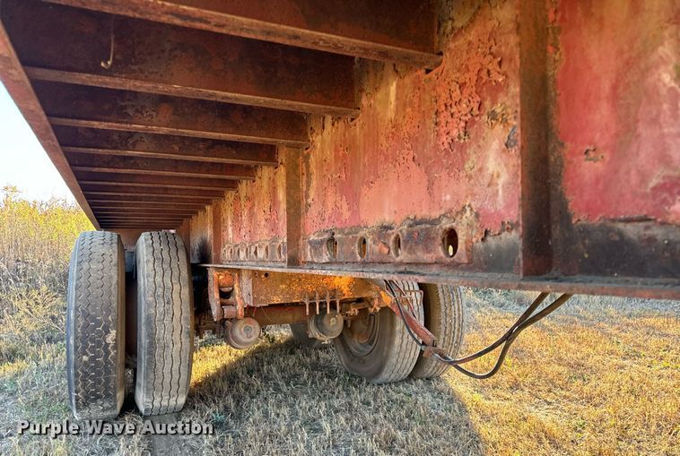 image for item DT2095 1983 Great Dane  GPS-42 flatbed trailer